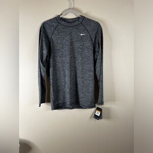 NWTS Nike UPF 40+ long sleeve size s